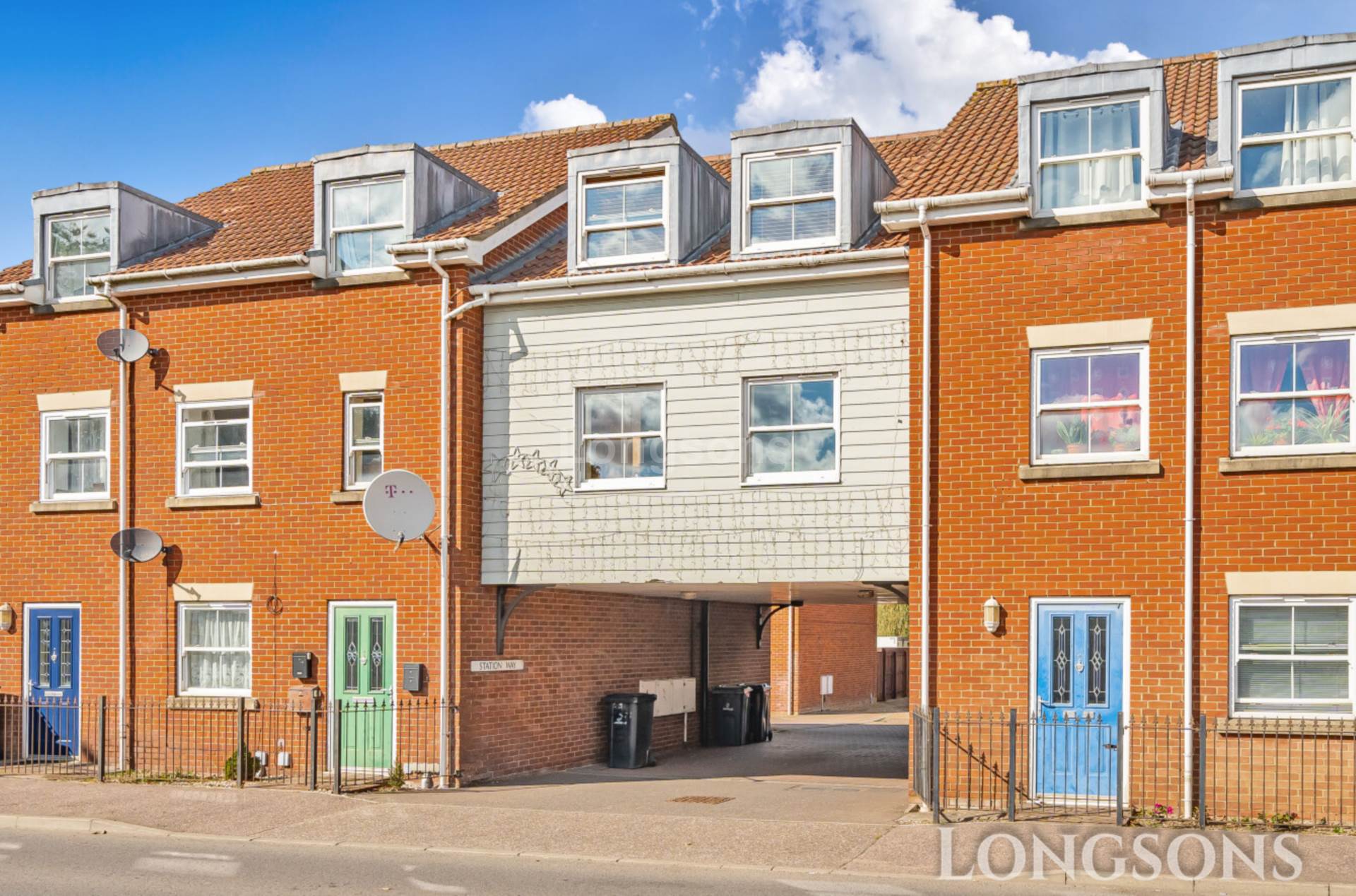 3 bedroom Apartment For Sale