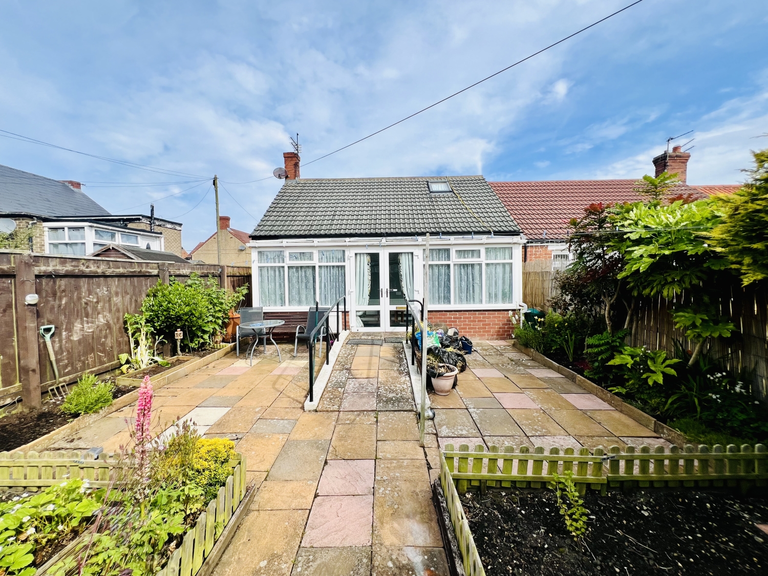 2 bedroom Terraced For Sale