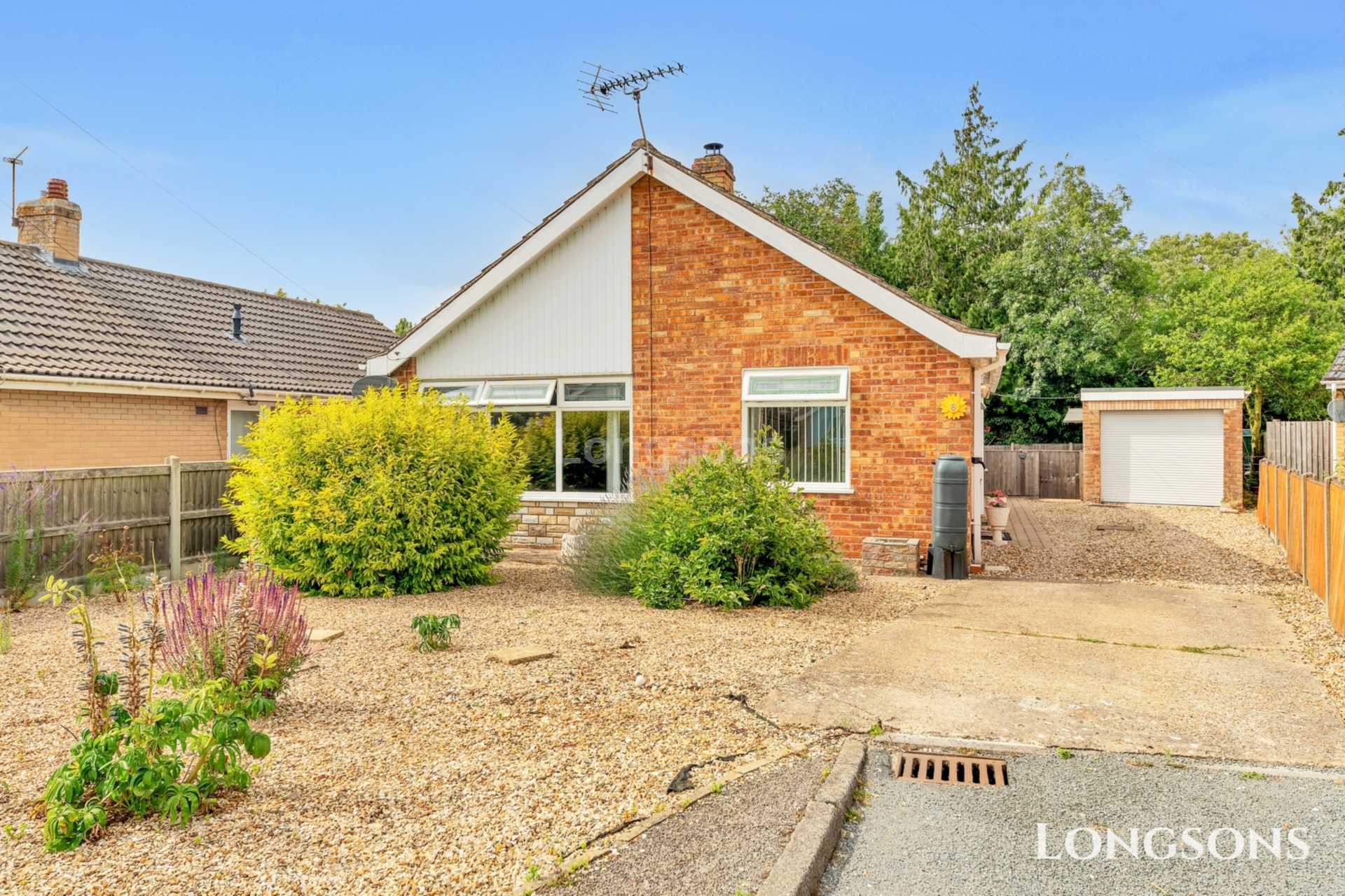 2 bedroom Detached For Sale