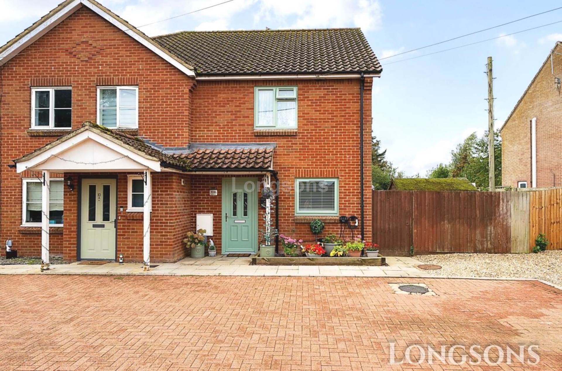 2 bedroom Semi-Detached For Sale