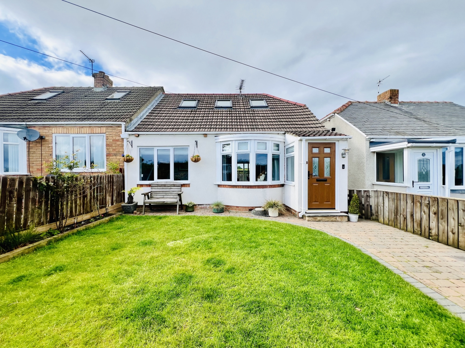 2 bedroom Semi-detached house SSTC