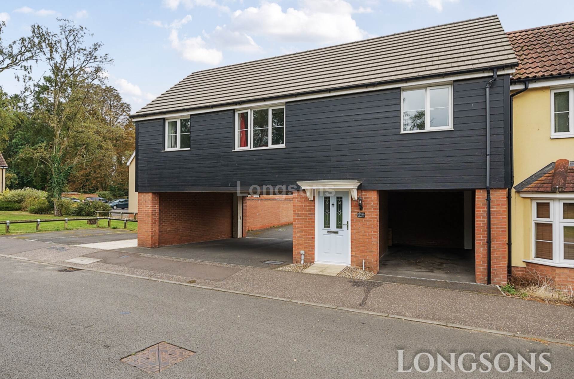 2 bedroom Property For Sale