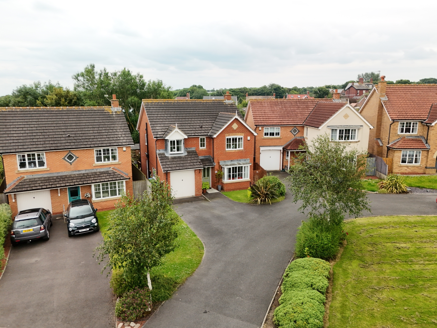 4 bedroom Detached house SSTC