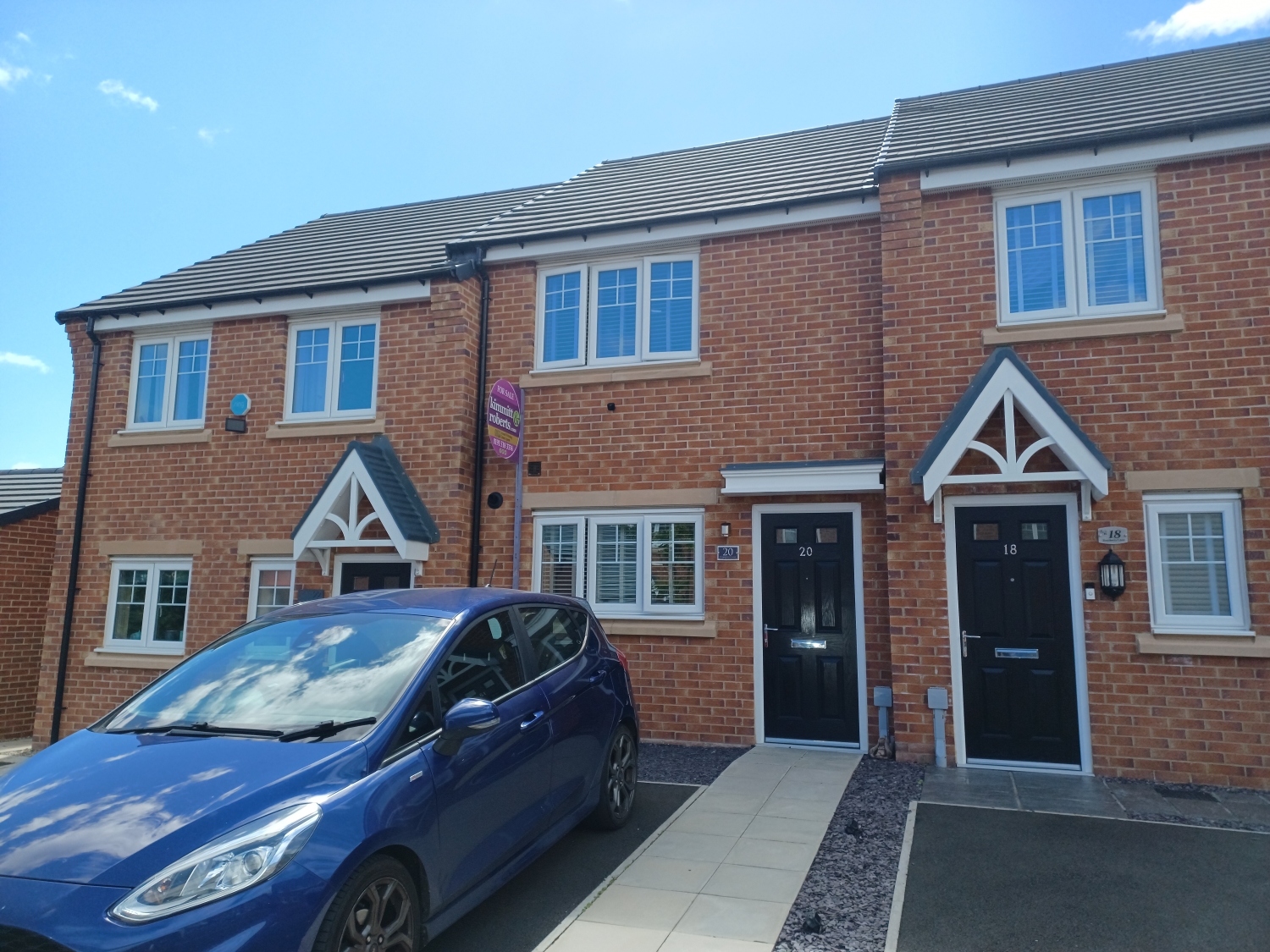 2 bedroom Terraced For Sale