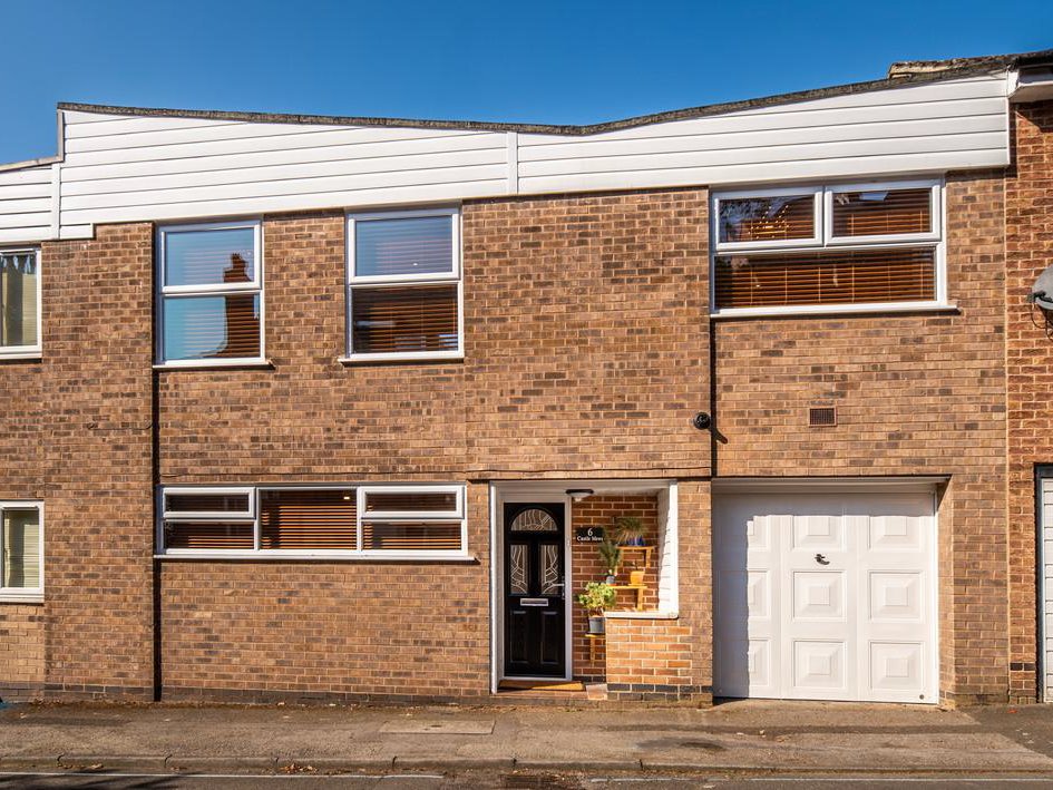 2 bedroom Terraced House Let Agreed