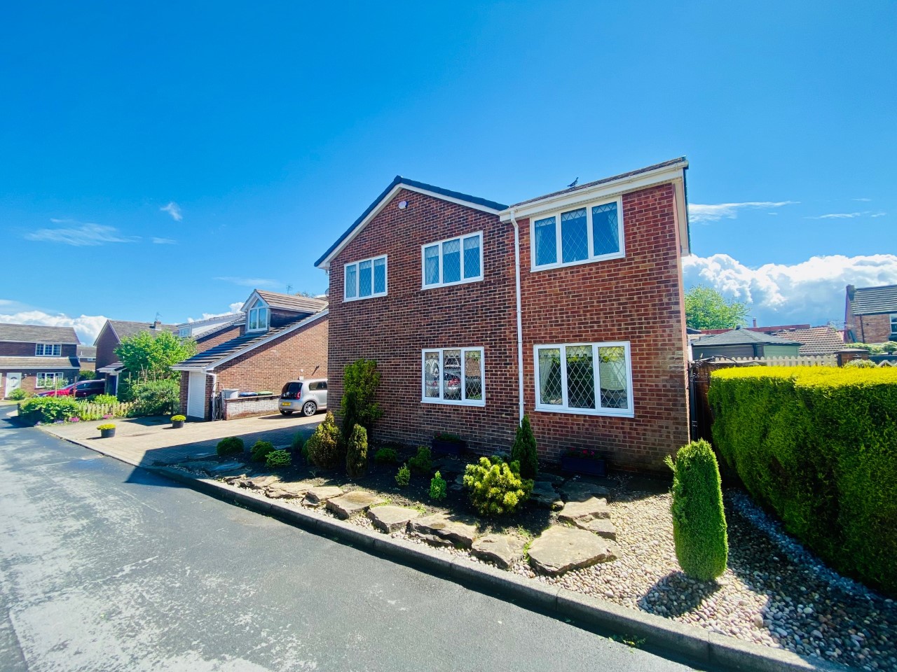 4 bedroom Detached house Under Offer