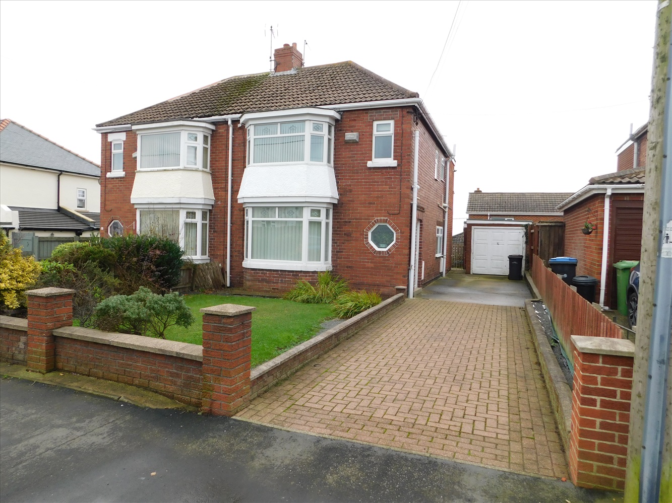 3 bedroom Semi-Detached Under Offer