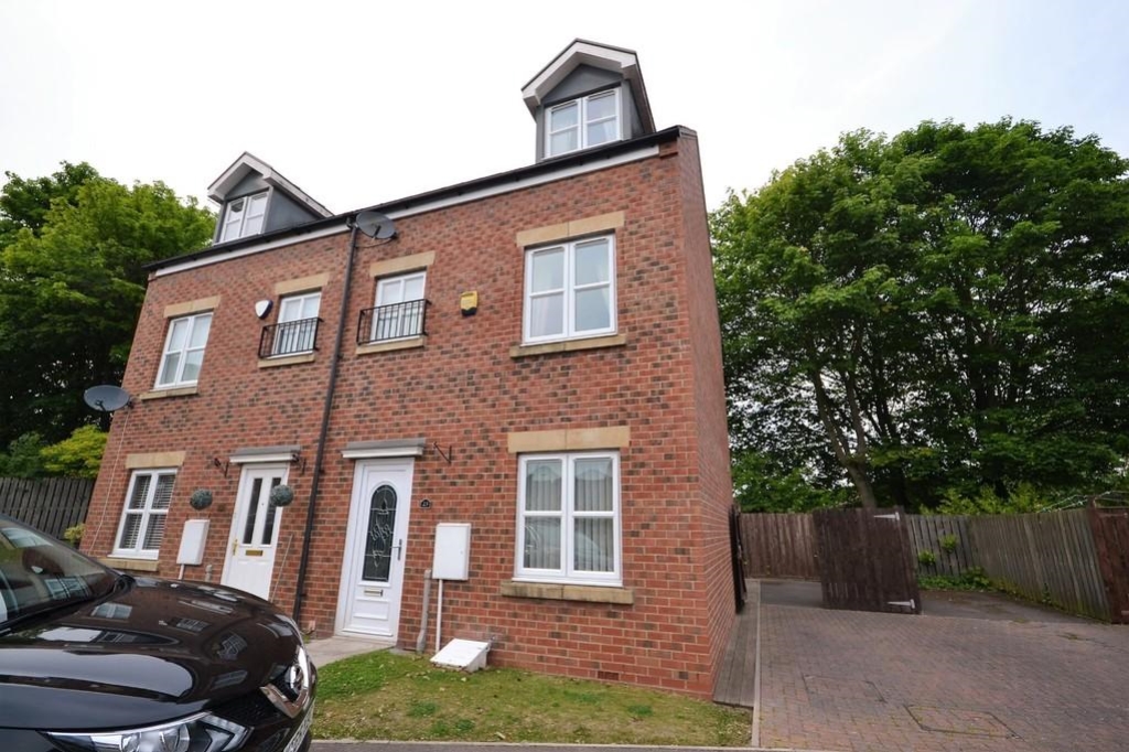 3 bedroom Town house Under Offer