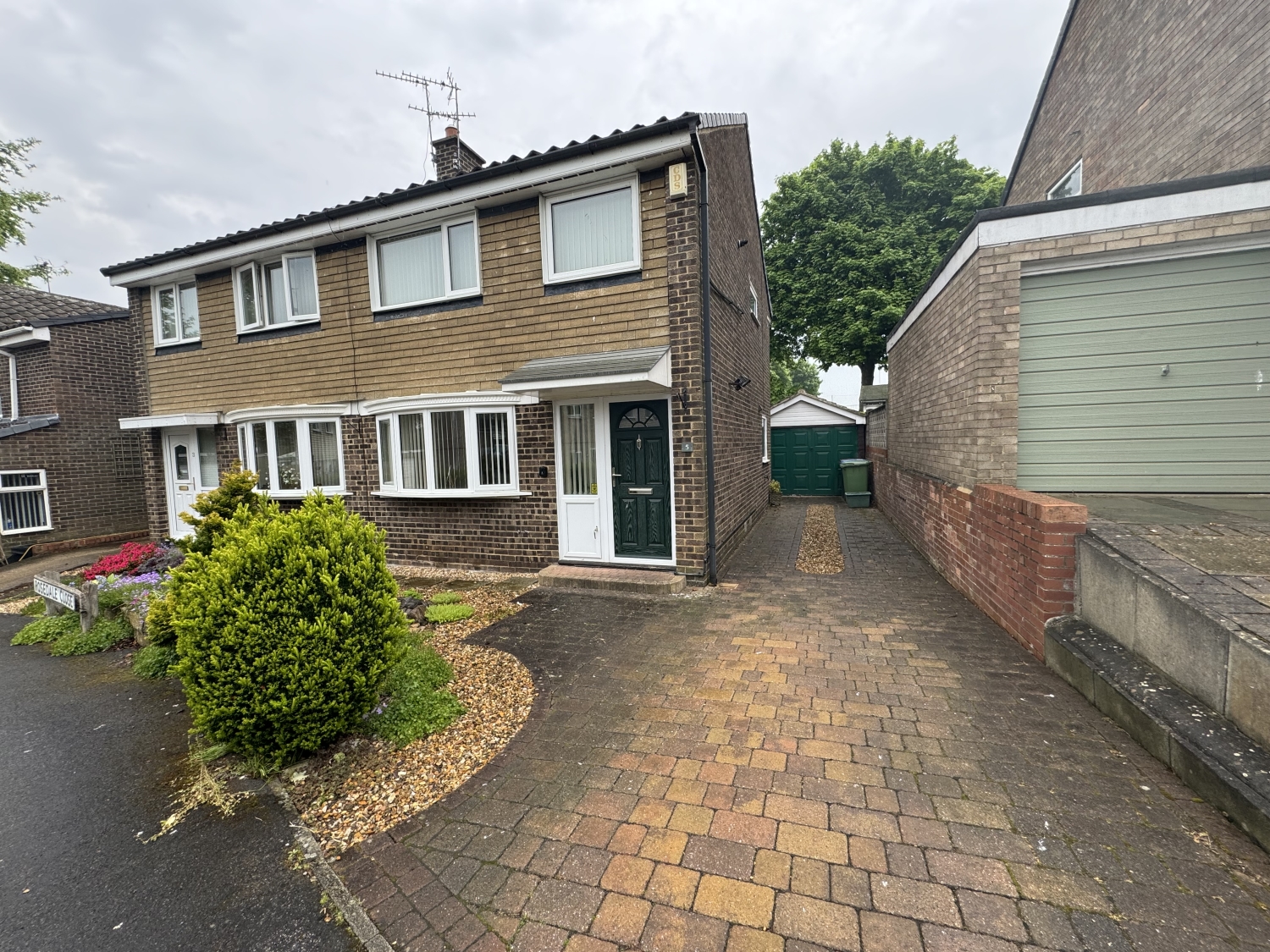 3 bedroom Semi-Detached For Sale