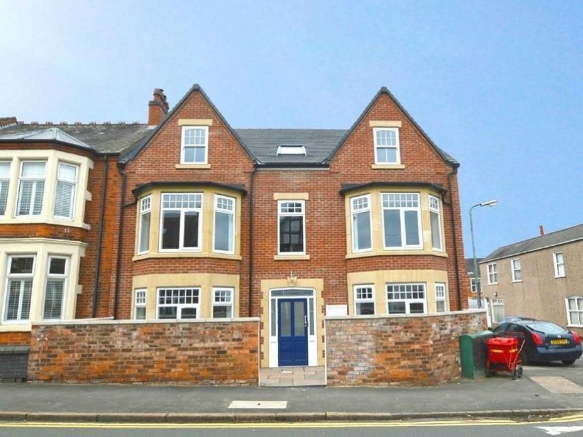 1 bedroom Apartment Let