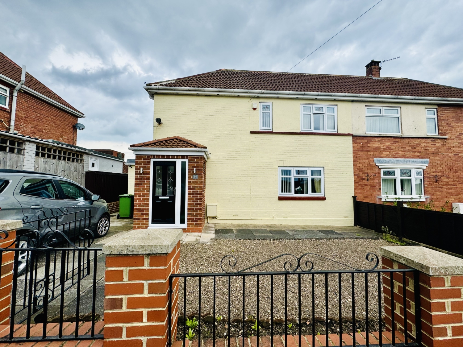 2 bedroom Semi-Detached Under Offer