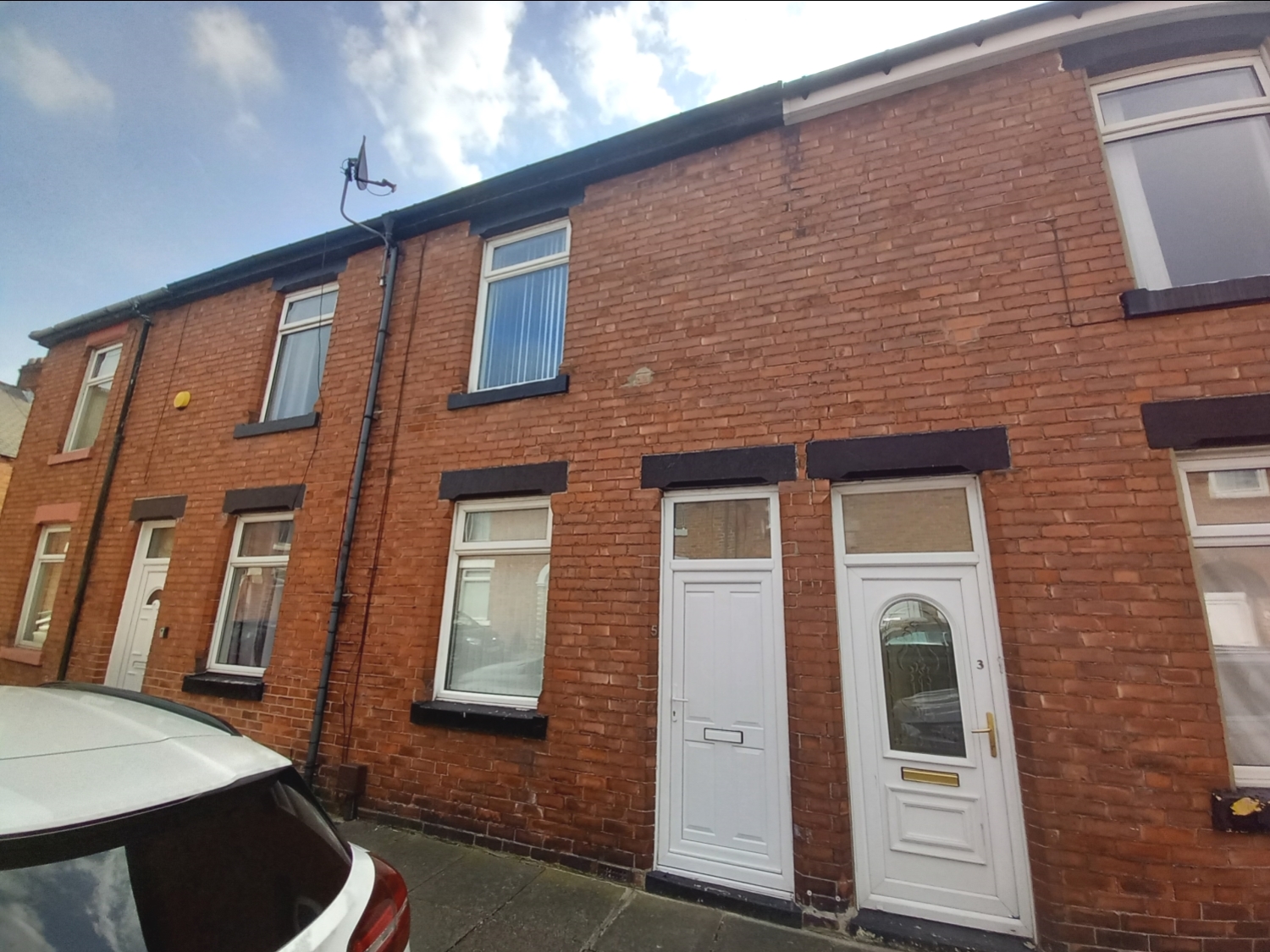 2 bedroom Terraced To Let