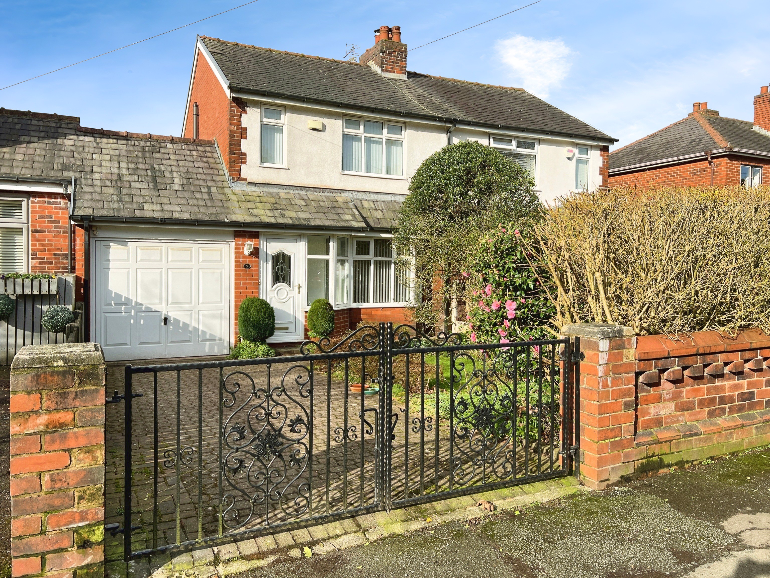 2 bedroom House (unspecified) SSTC