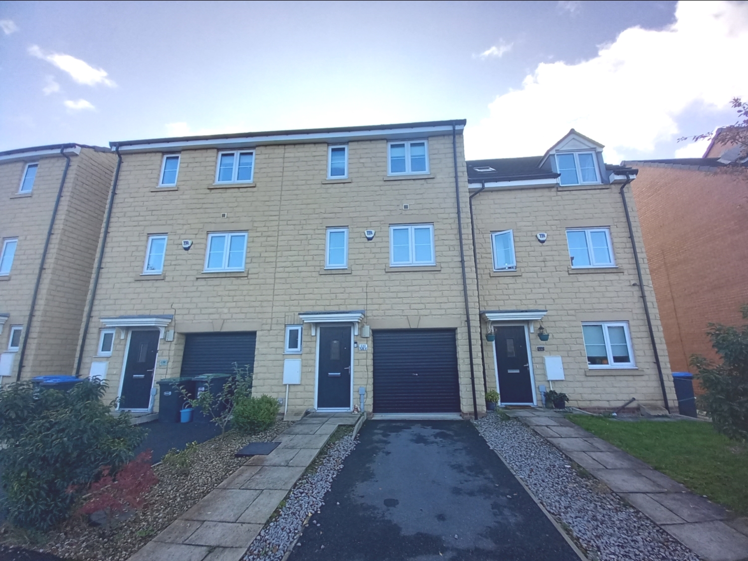 4 bedroom Terraced For Sale