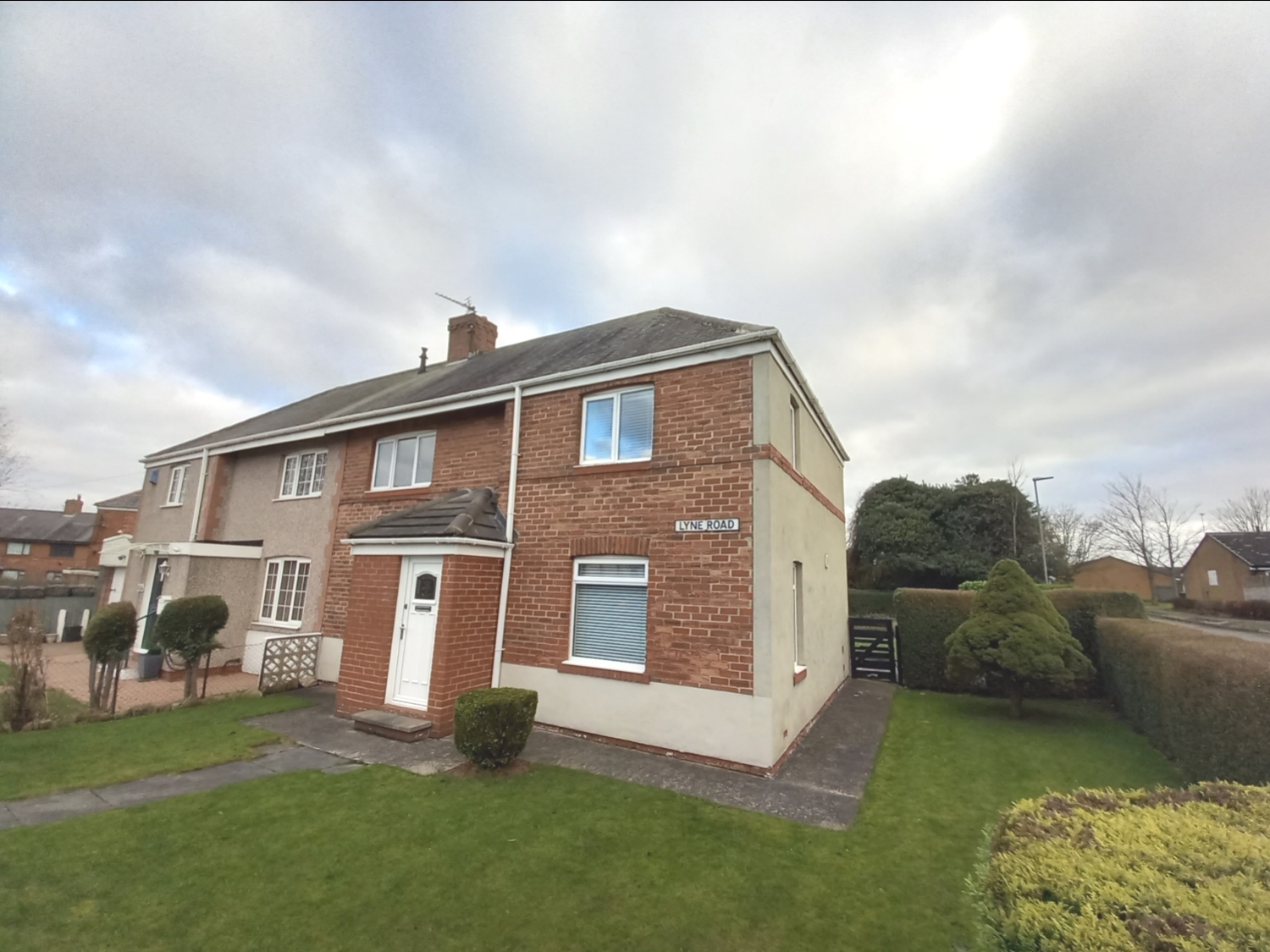 3 bedroom Semi-Detached Under Offer