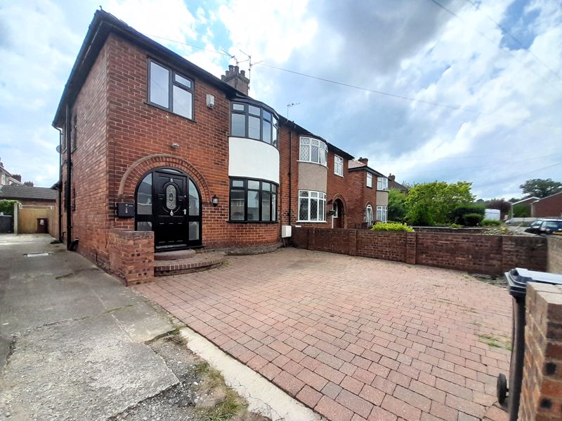 3 bedroom Semi-detached house SSTC