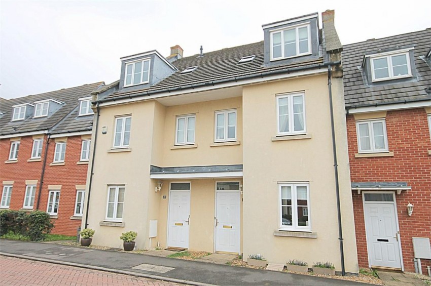 3 bedroom Town house Let