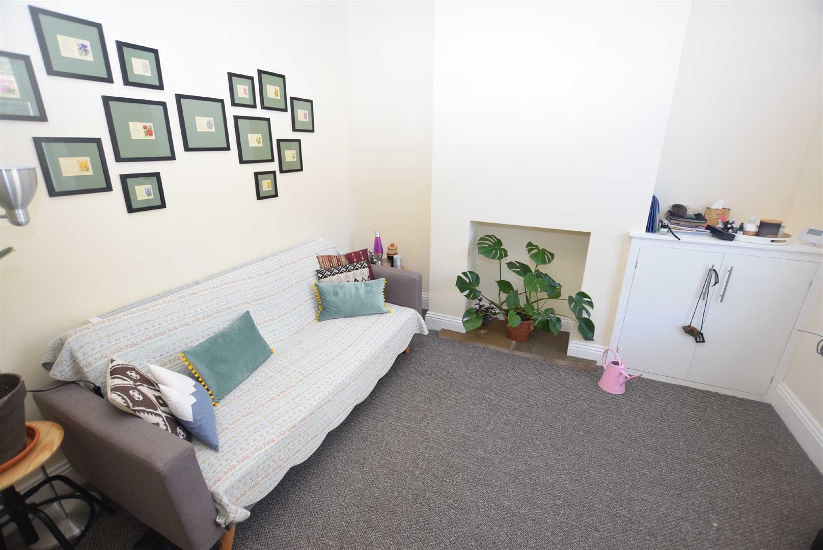 2 bedroom Terraced Let Agreed