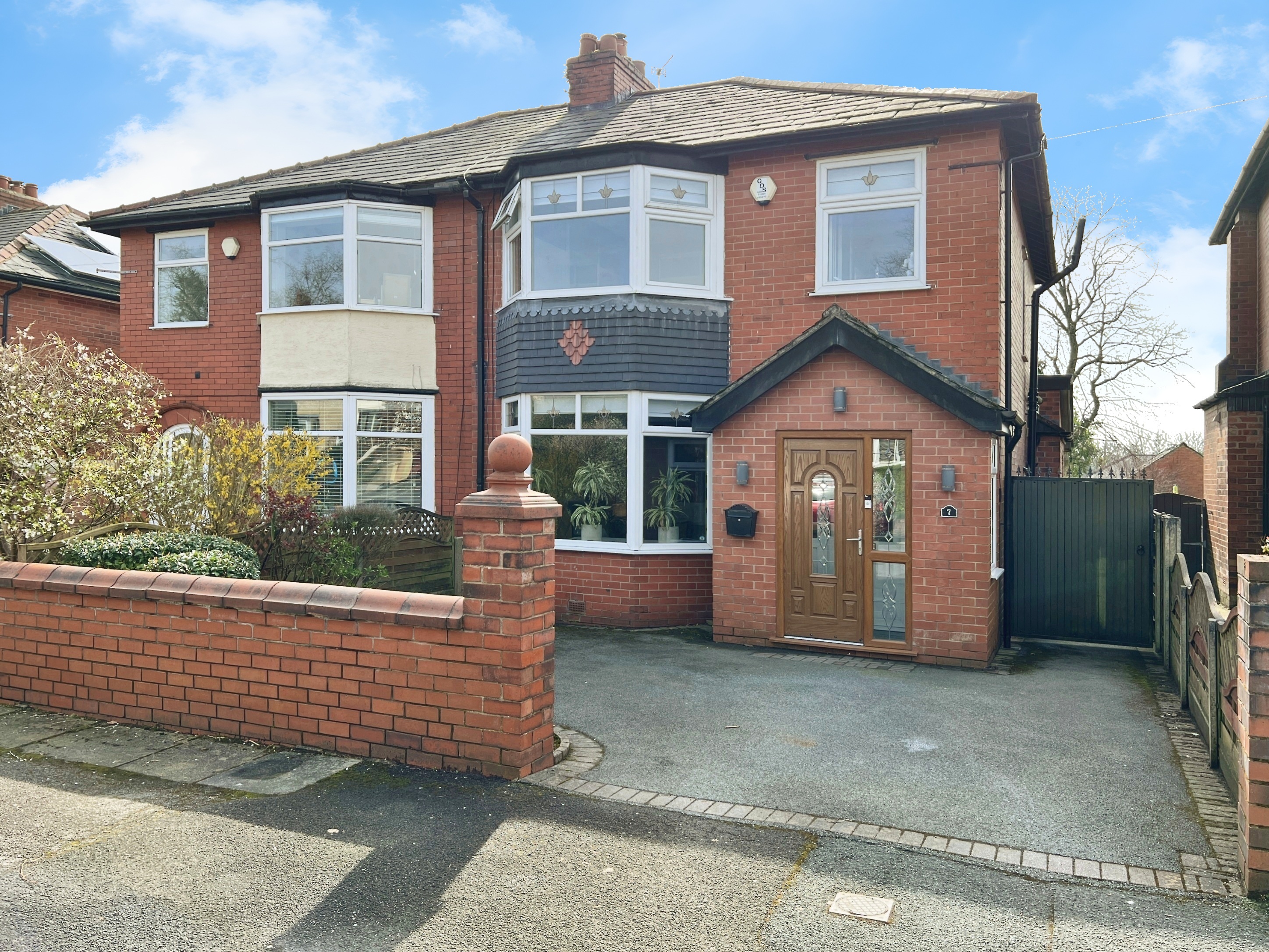 3 bedroom House For Sale