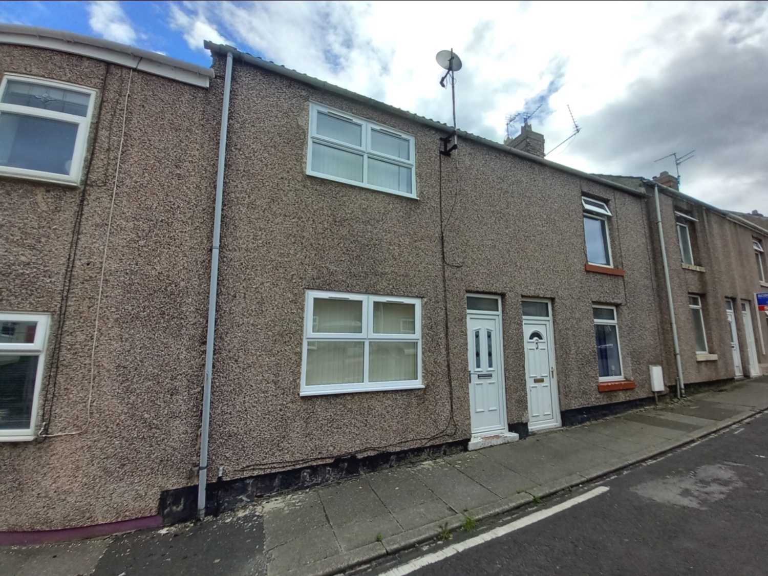 2 bedroom Terraced For Sale
