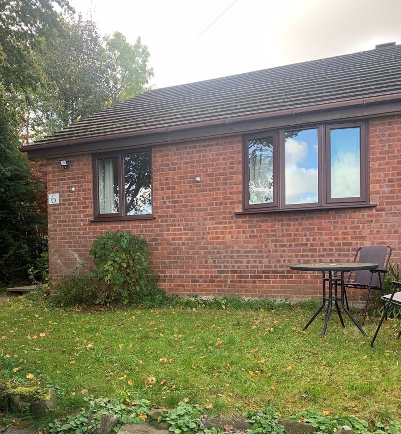2 bedroom Bungalow To Let