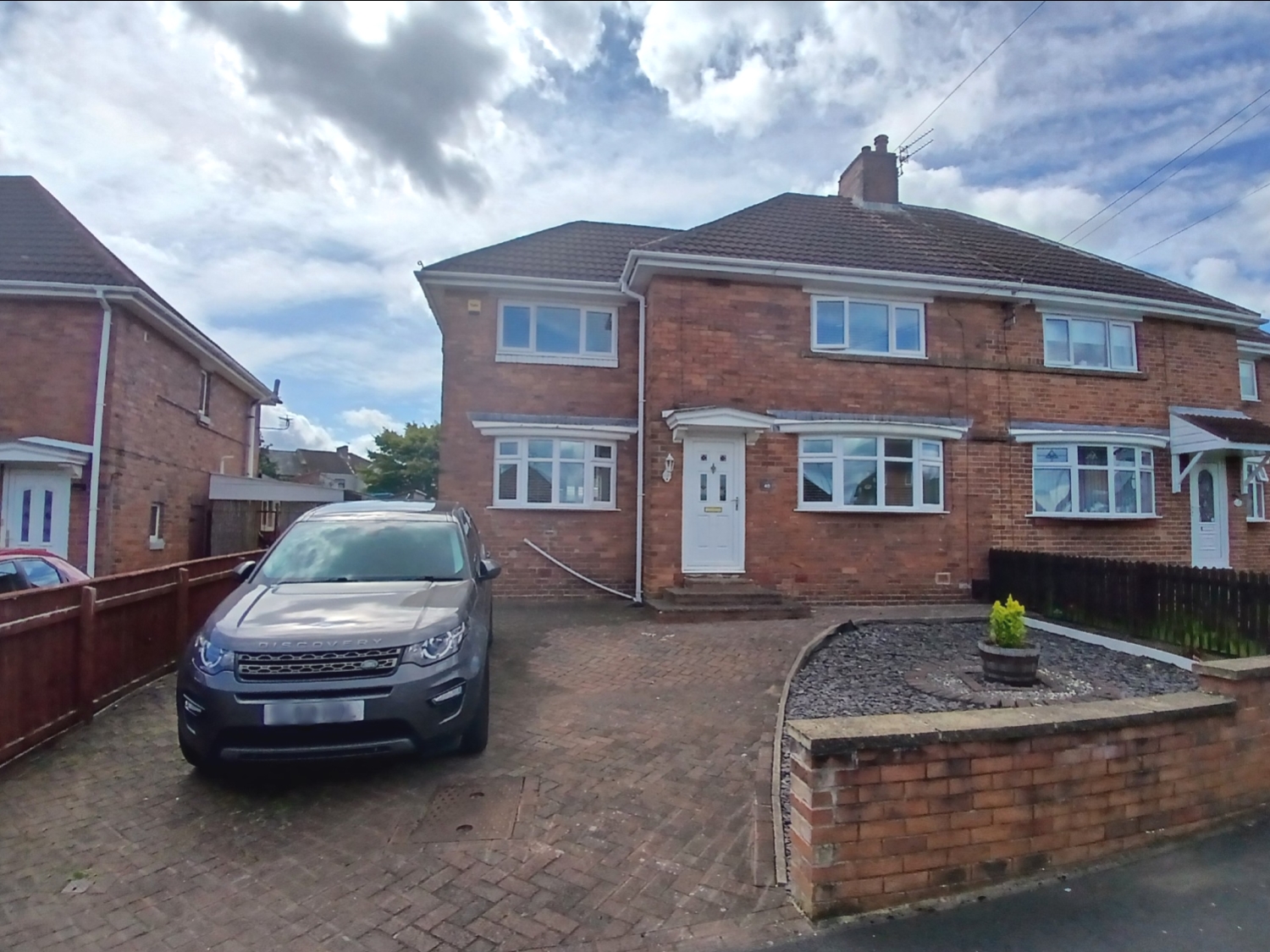 3 bedroom Semi-Detached For Sale