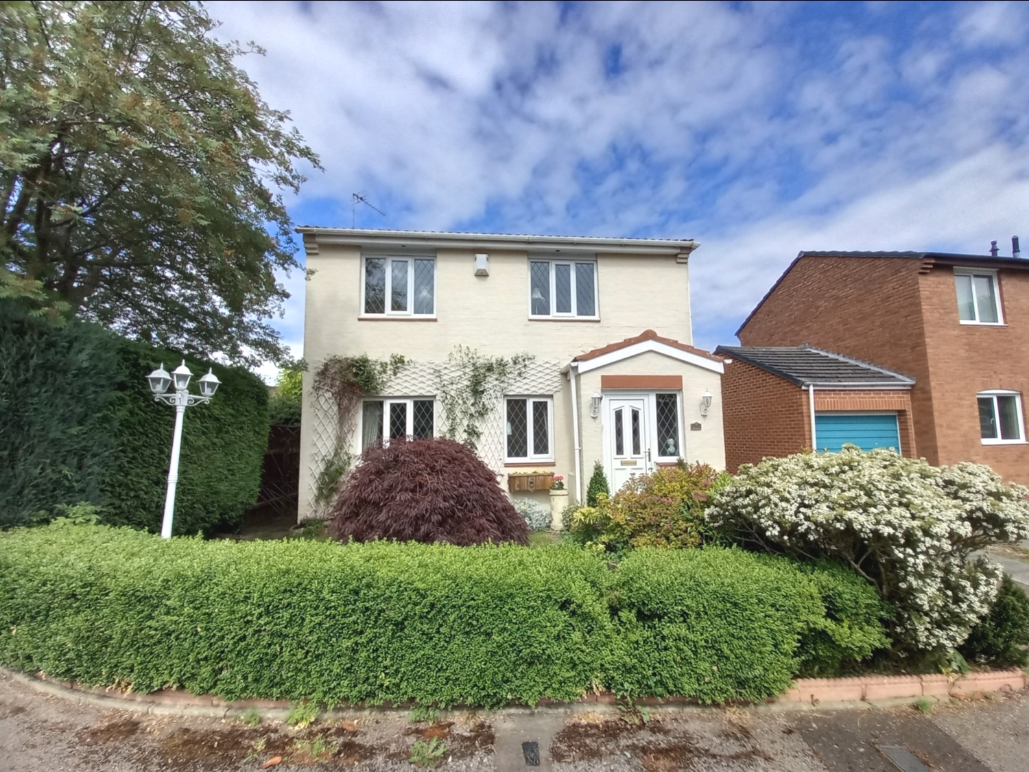 2 bedroom Detached Under Offer