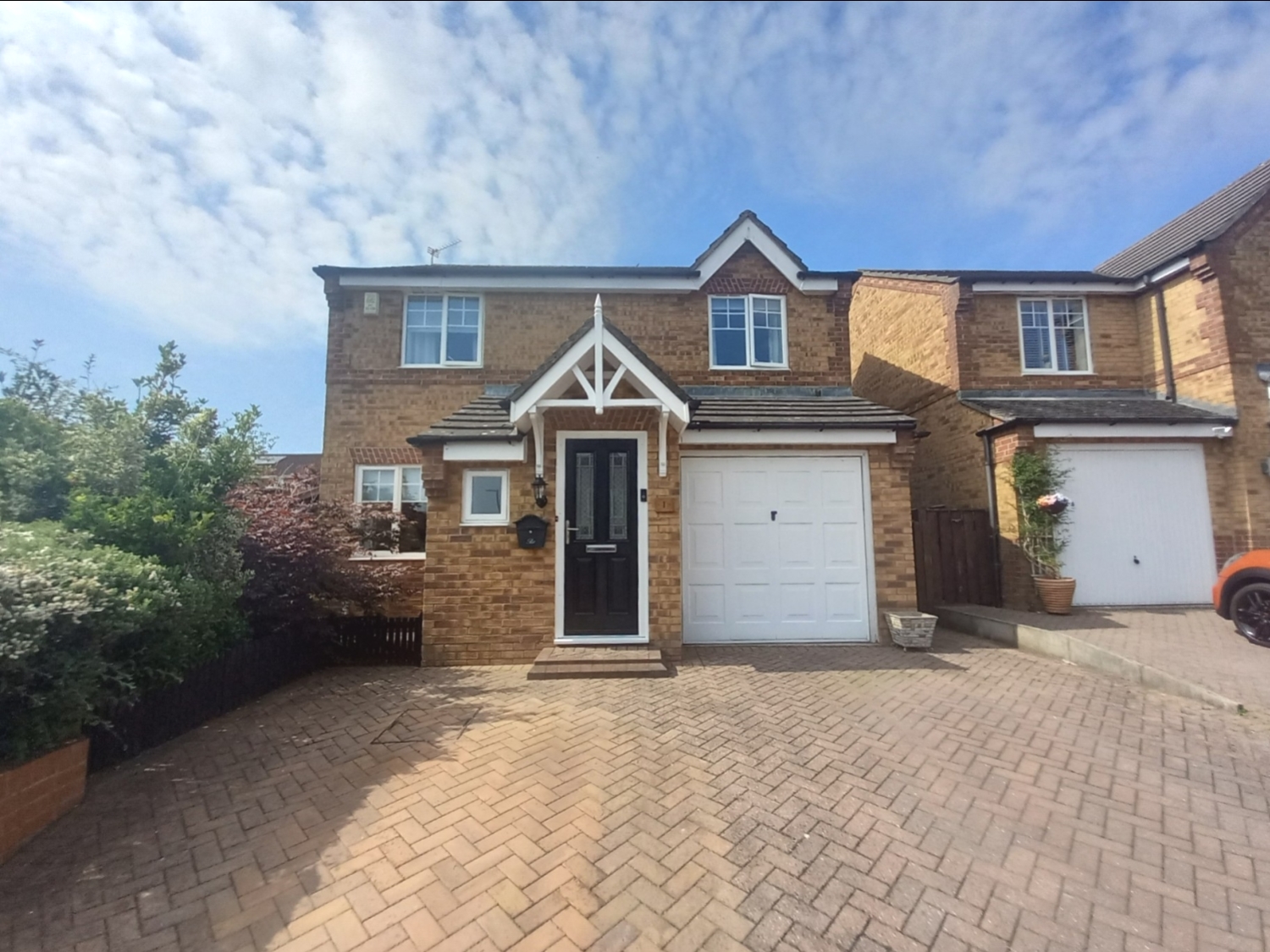 3 bedroom Detached Under Offer