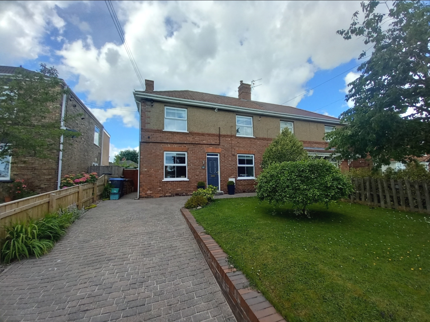 3 bedroom Semi-Detached Under Offer