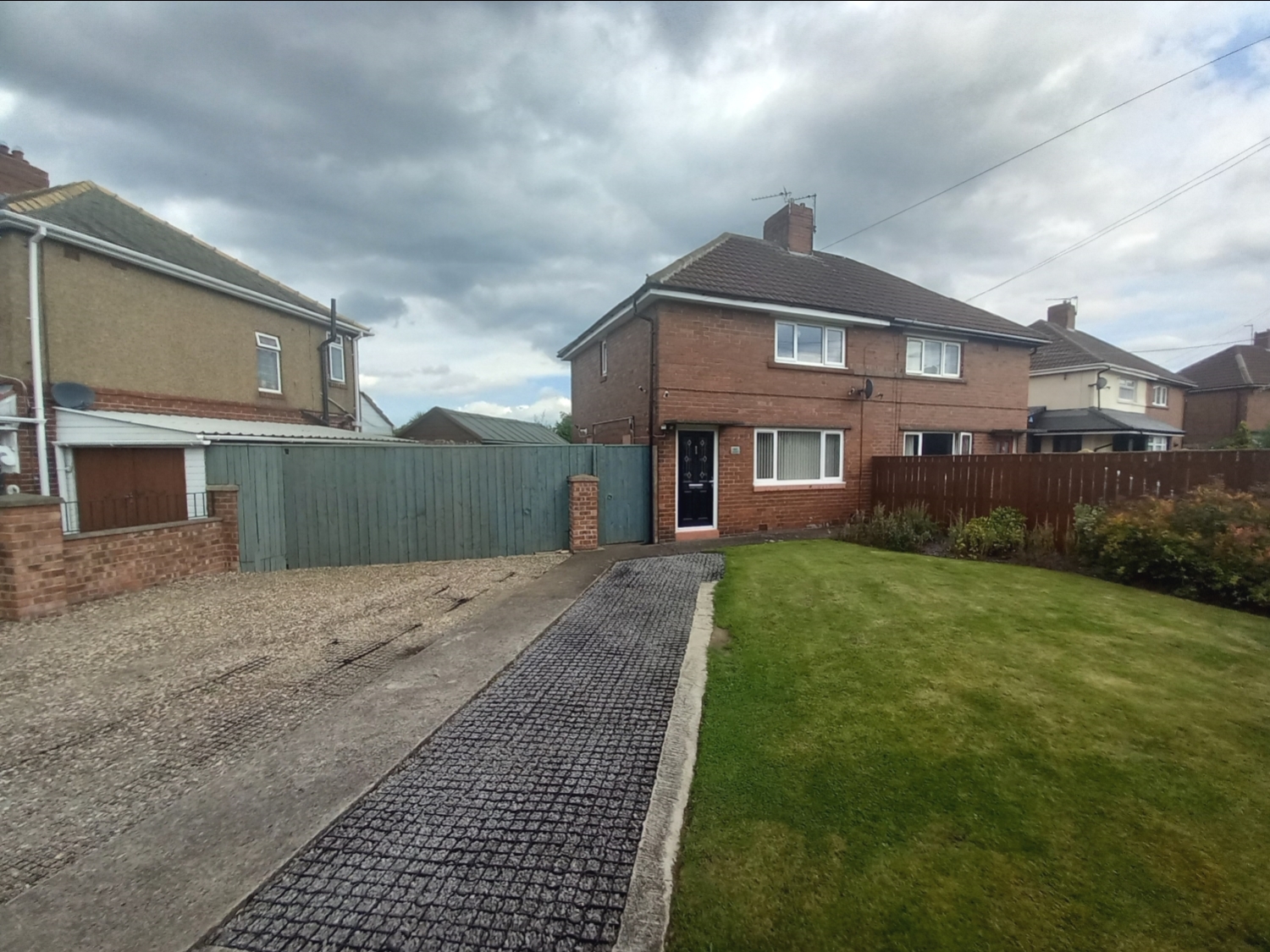 2 bedroom Semi-Detached For Sale