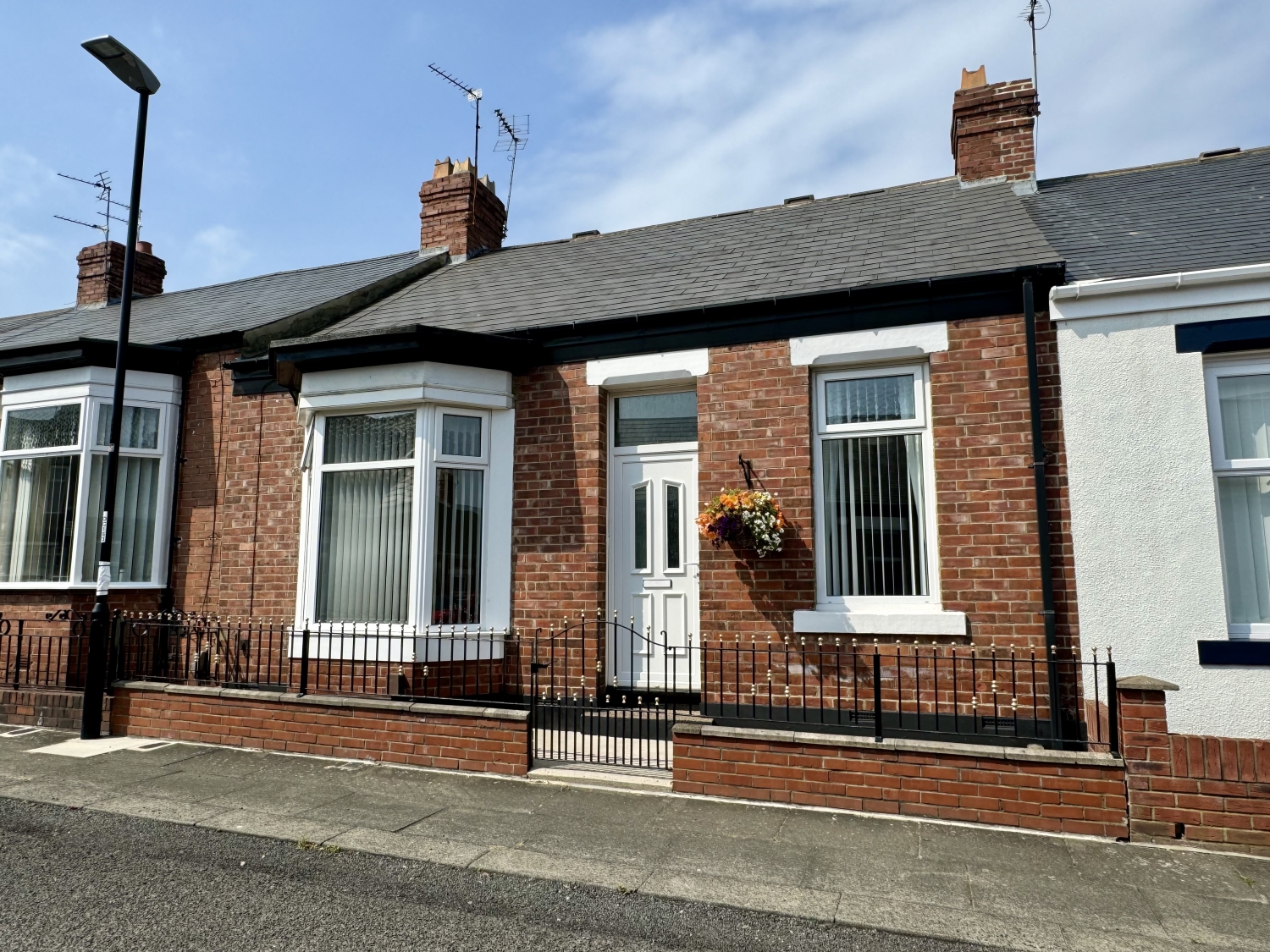 2 bedroom Terraced For Sale