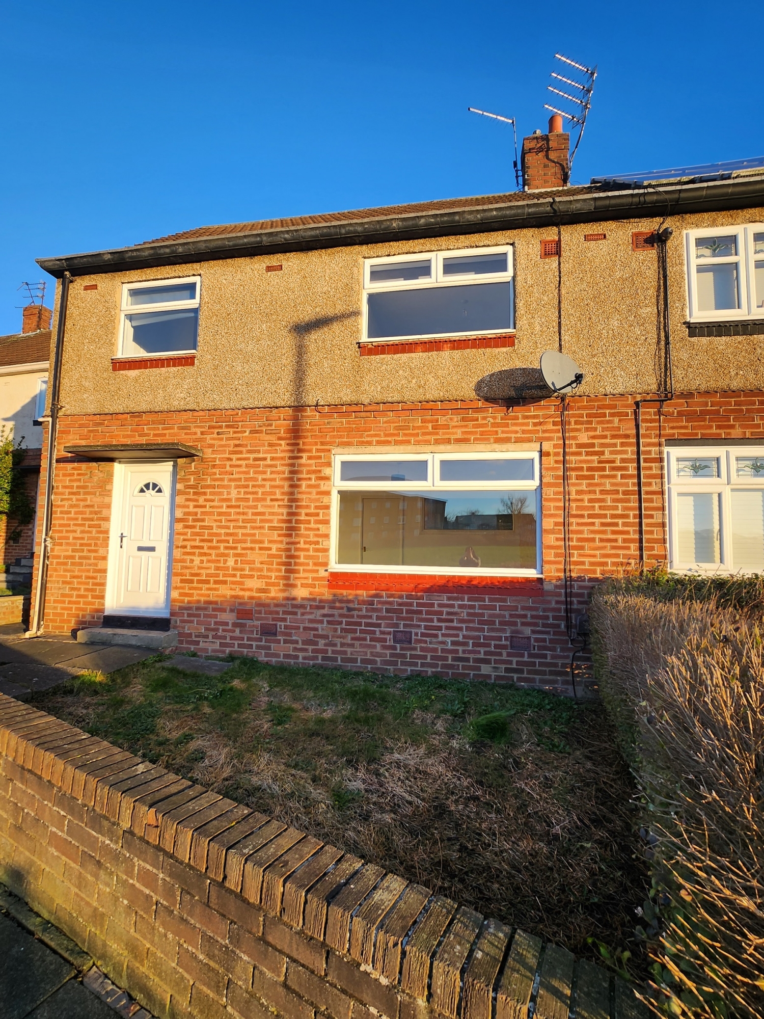 3 bedroom Semi-Detached Let Agreed