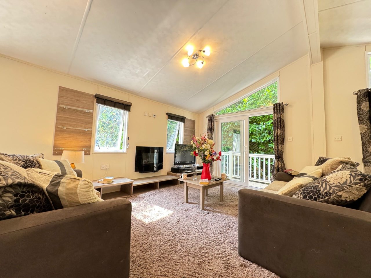 2 bedroom Lodge For Sale