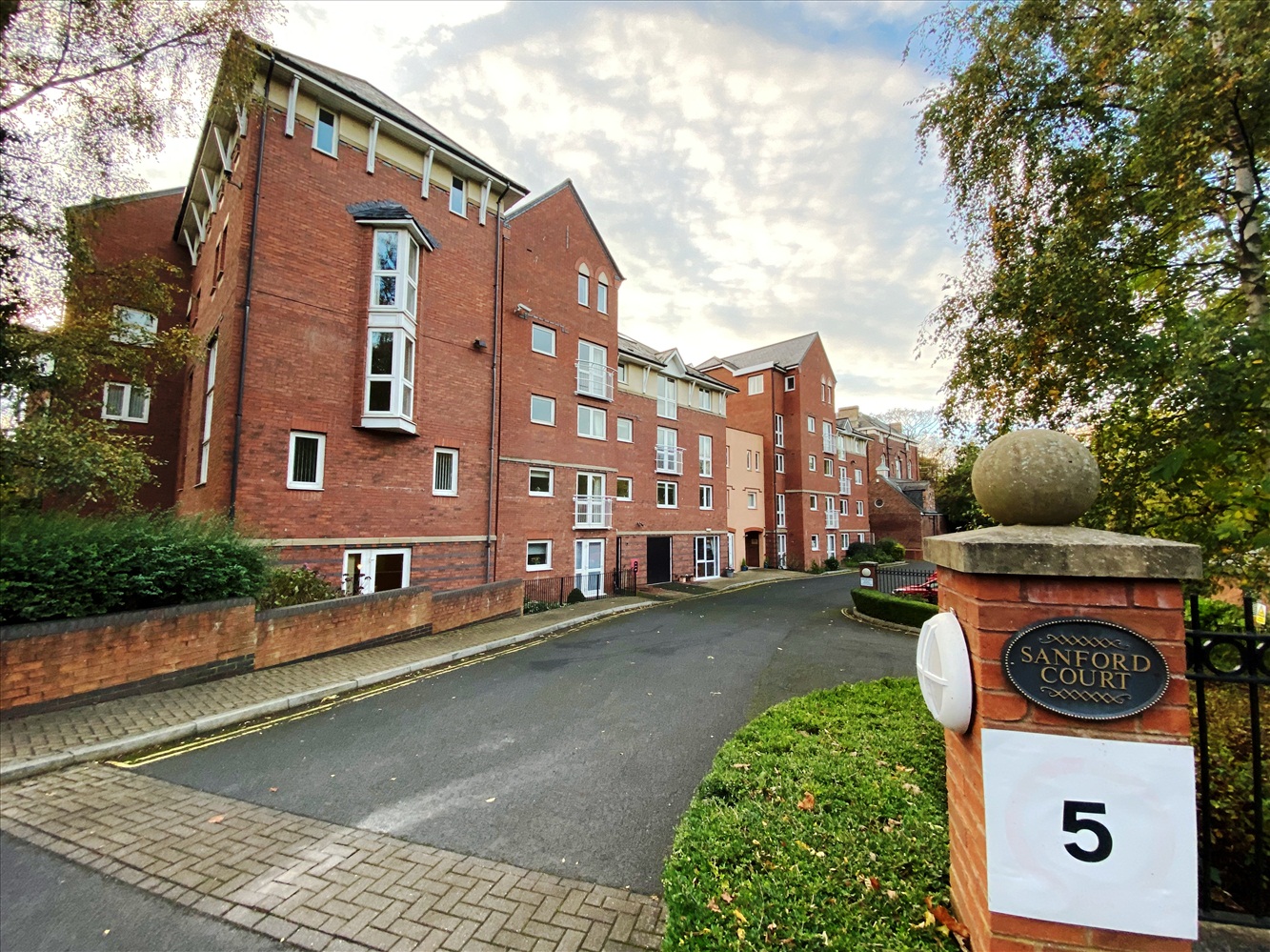 1 bedroom Apartment Under Offer