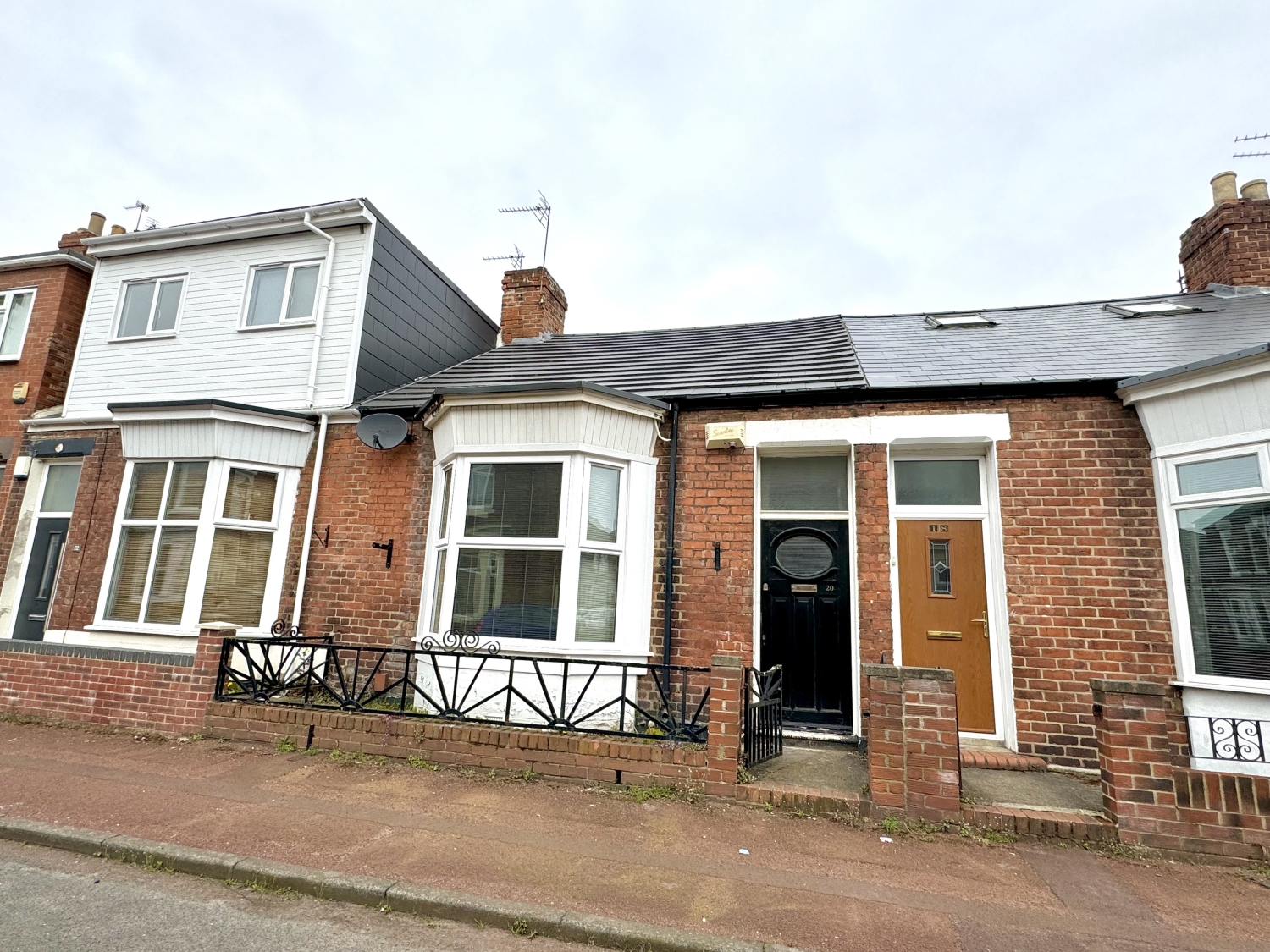 2 bedroom Terraced For Sale