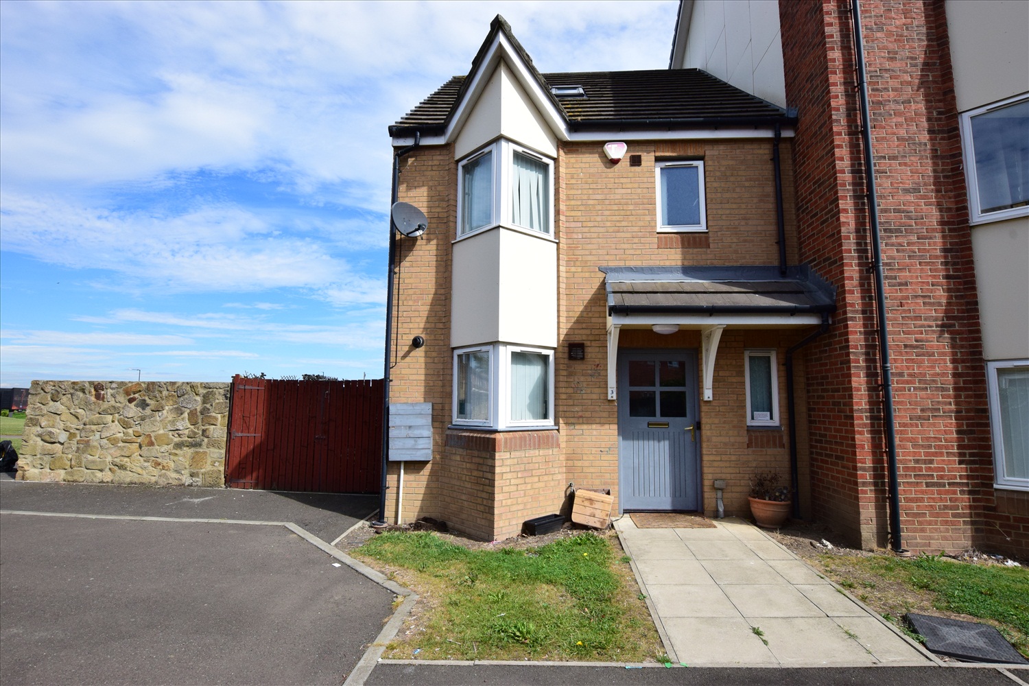 4 bedroom Terraced For Sale