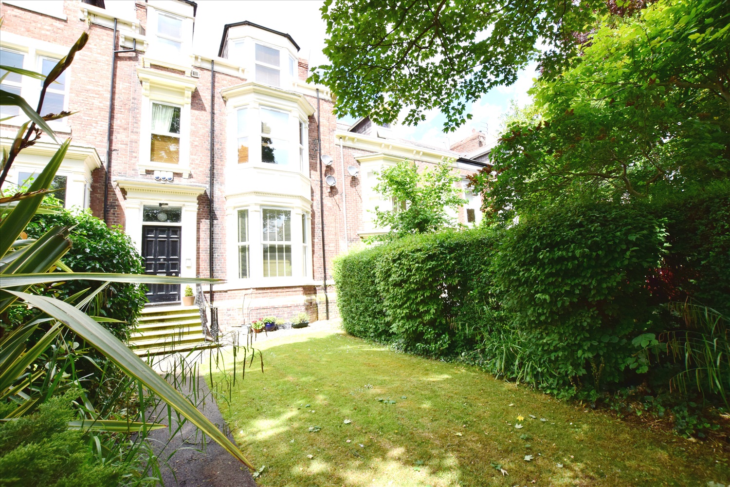 2 bedroom Apartment Under Offer