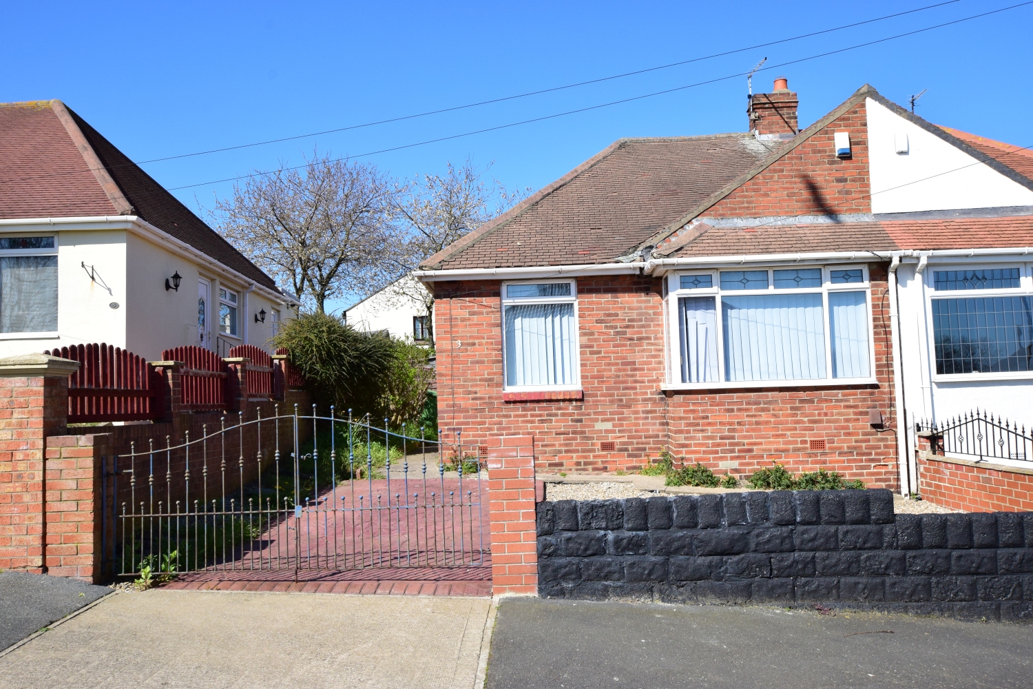 2 bedroom Semi-Detached For Sale