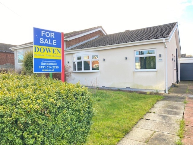 2 bedroom Semi-detached house Under Offer