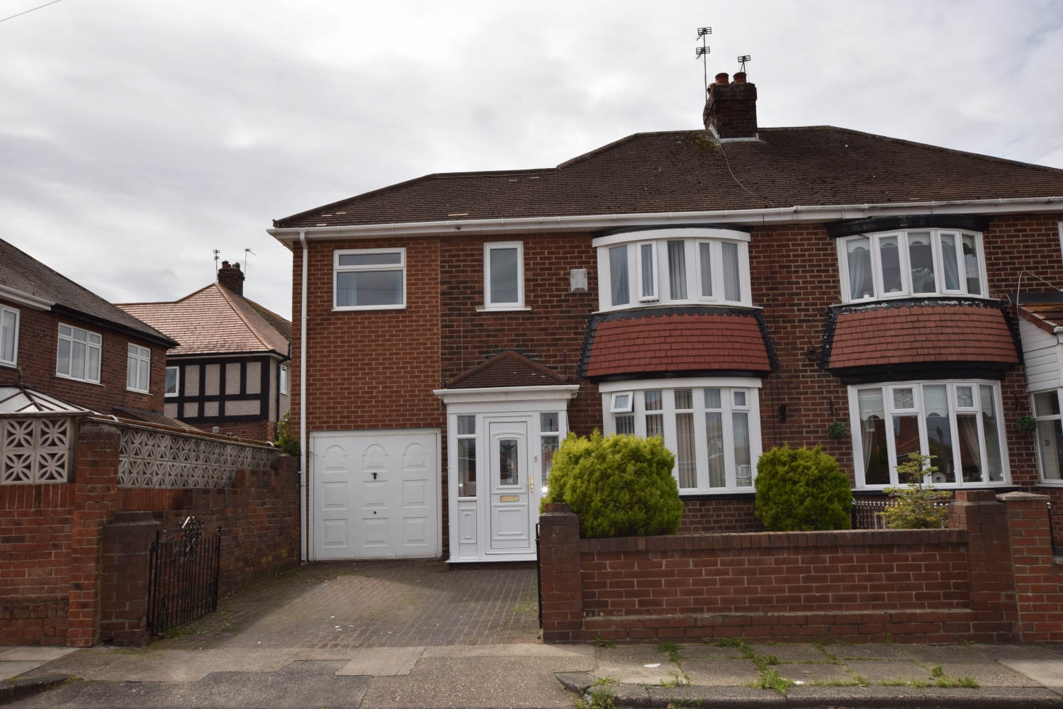 3 bedroom Semi-Detached Under Offer