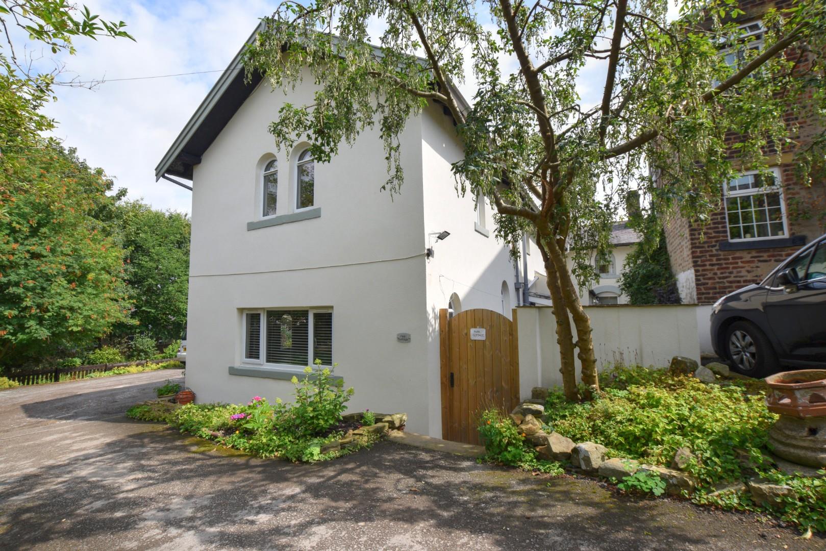 2 bedroom Terraced Under Offer