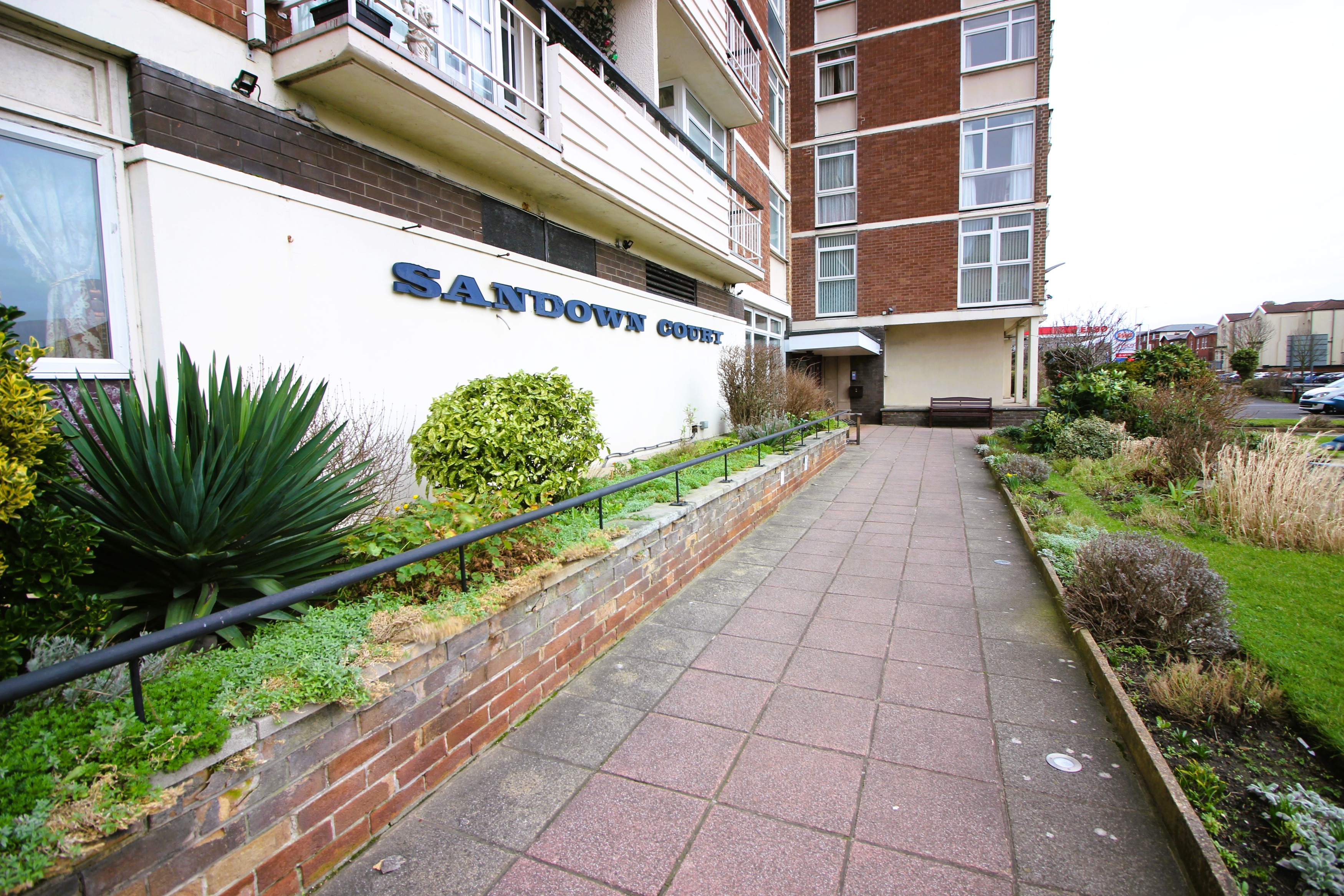 2 bedroom Apartment For Sale