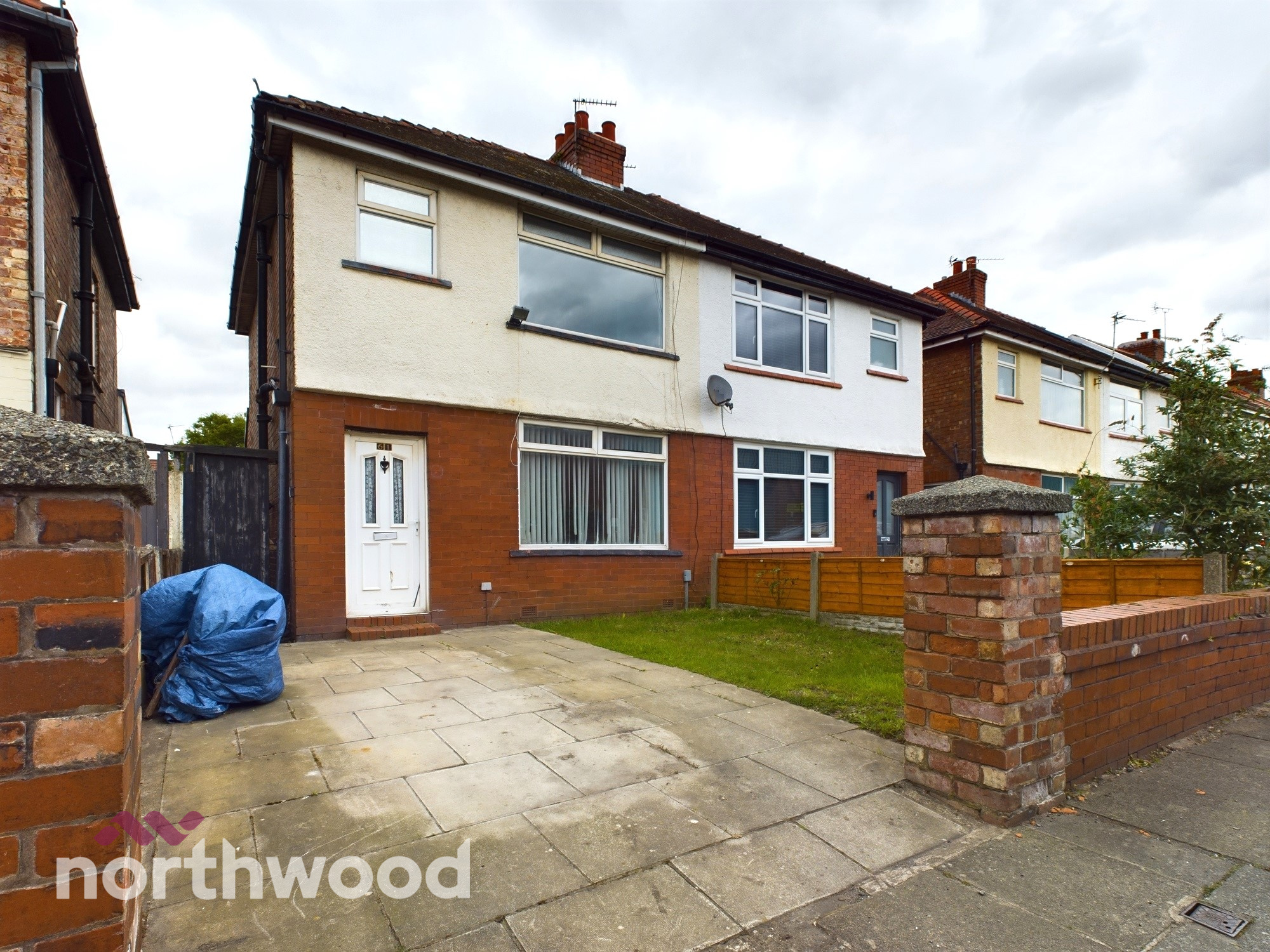 3 bedroom Semi-Detached House SSTC