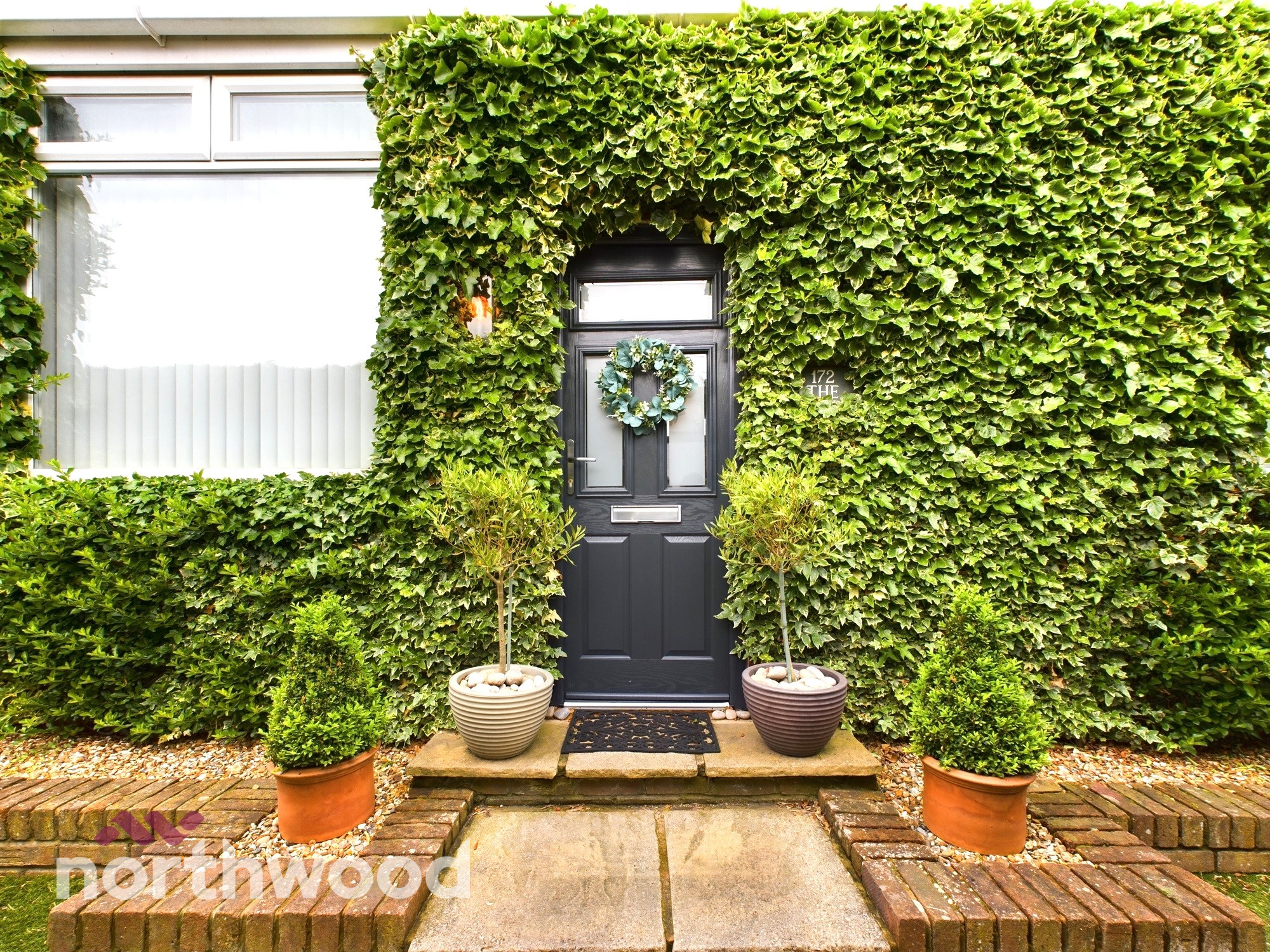 3 bedroom Semi-Detached House SSTC