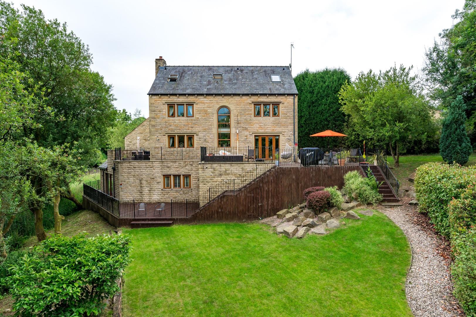 6 bedroom Detached Sold