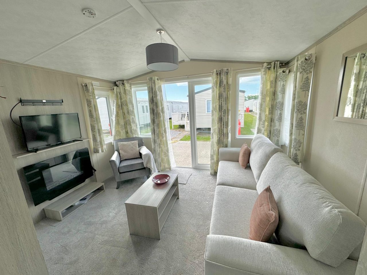 2 bedroom Static Home For Sale