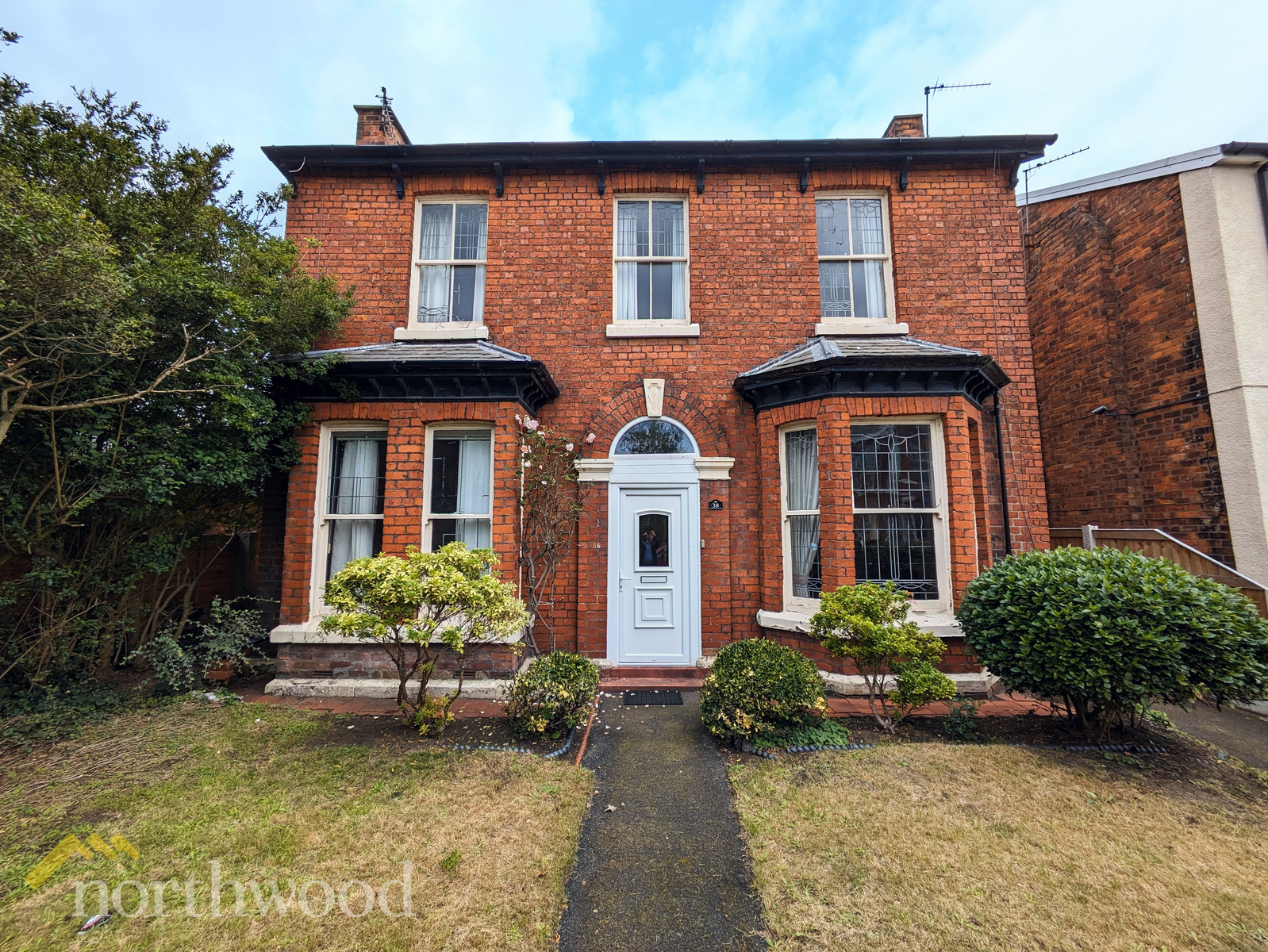 3 bedroom Detached House SSTC