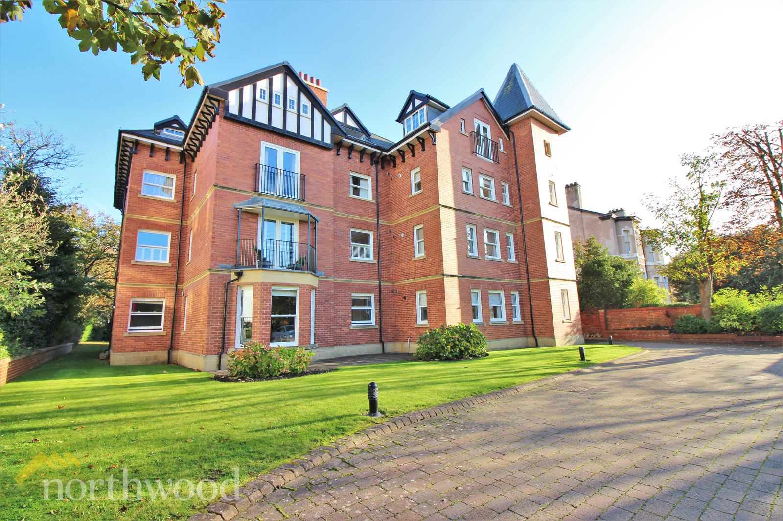 2 bedroom Apartment Under Offer