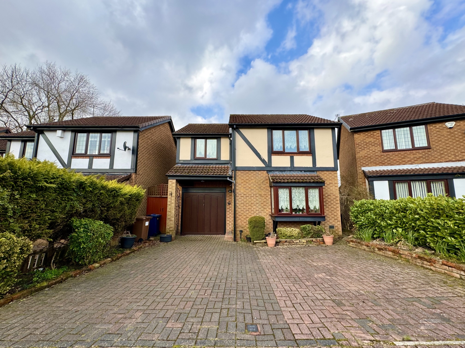 3 bedroom Detached house Under Offer