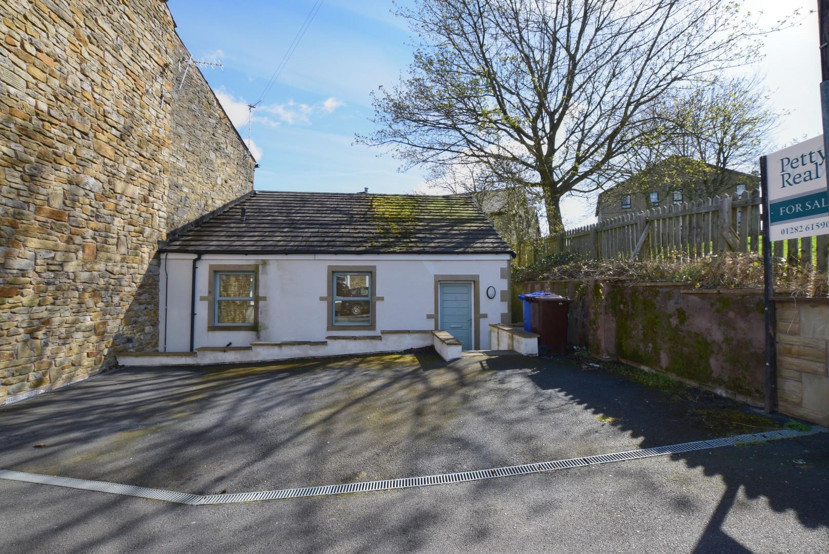 2 bedroom Semi Detached Let Agreed
